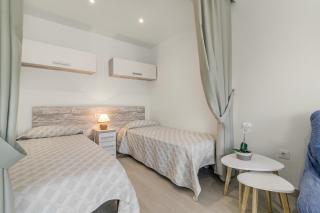 Apartamento en primera línea de playa Holiday Center - Roses - 3