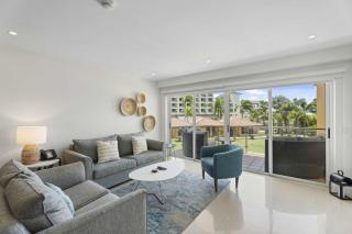 Beachfront - Superior View 3BR condo - E225 - Palm-Eagle Beach - 7