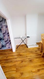 Three bedroom house with a park - 3