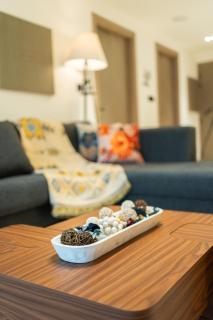 Chic Comfort - Stylish One-Bedroom - 6