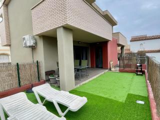 Casa adosada con patio privado, piscina comunitaria y aire acondicionado - ES-9-170 - Les Planes del Rei - 7