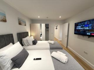 Sale Road Serviced Apartments Near Airport & Trafford Centre - Wythenshawe - 8