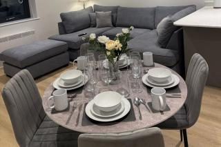 Sale Road Serviced Apartments Near Airport & Trafford Centre - Wythenshawe - 8