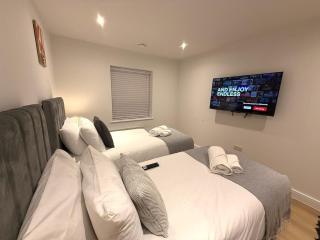 Sale Road Serviced Apartments Near Airport & Trafford Centre - 4