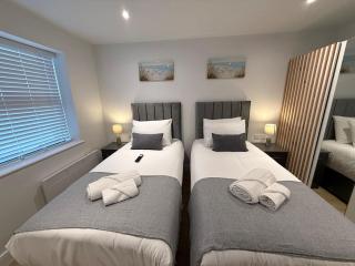 Sale Road Serviced Apartments Near Airport & Trafford Centre - 3