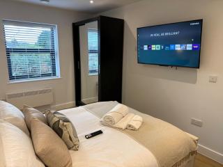 Sale Road Serviced Apartments Near Airport & Trafford Centre - Wythenshawe - 7