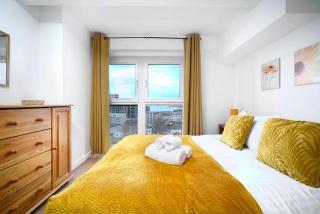 Stylish & Cozy 2-Bedroom Flat With Parking - Woolwich - 0