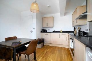 Stylish & Cozy 2-Bedroom Flat With Parking - Woolwich - 1