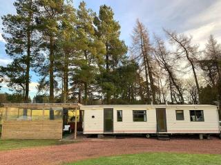 North Lodge Holiday Home, Hot Tub & Sauna - Carnwath - 0