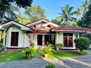 Serenity Villa - - 0