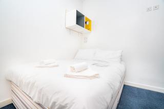 Cosy Central Coventry Budget Studio - 5