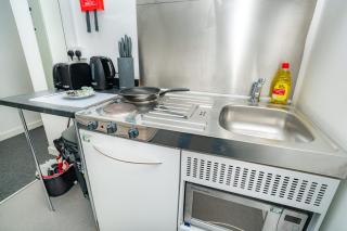 Compact Central Coventry Budget Studio - 9