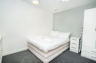 Compact Central Coventry Budget Studio - 1