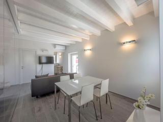 109 - Appartamento nuovo super chic quadrilocale in pietra del Conero SULLA COSTARELLA DI NUMANA CON VISTA MARE- SPIAGGIA gratis al WHITE BEACH CLUB fino al 3 Agosto - 4
