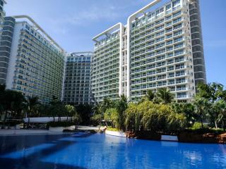 Cozy 1BR Azure Unit With Balcony - Manila - 2