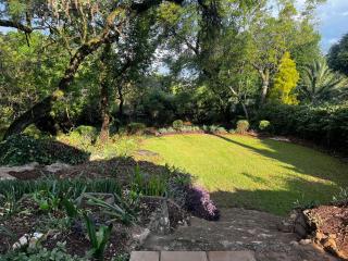 Bryanston Luxurious 4-Bed Villa - 5