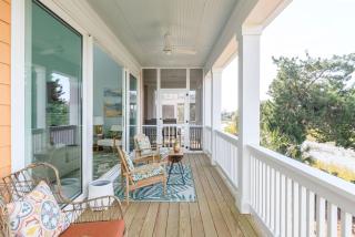 New Build, walking distance to pool and beach! Perfect location on Harbor Island! - - 1