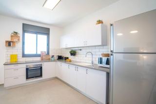 דירה גדולה במרחק הליכה מחוף הים, במיקום מושלם - 6