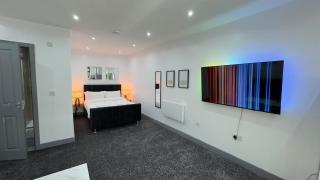 Rooms Near Me - New Open plan Apartment Smart Tv Parking - Rowley Regis - 0