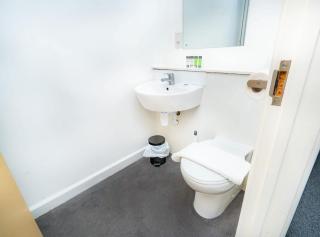 Convenient Central Coventry Budget Studio - 7