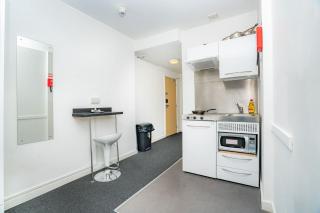 Convenient Central Coventry Budget Studio - 4