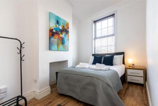 Spacious 5BR House in Central Derby, Near Amenities - Derby - 5
