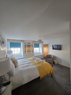 2 Bed - Tamar View by Pureserviced - 5