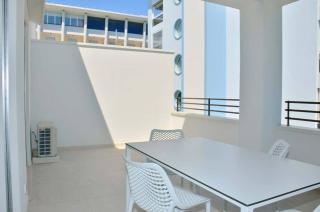 Inviting calm and bright flat near the beach - 7