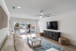 Cozy Fall Beach Escape Heated Pool & Hot Tub - 2