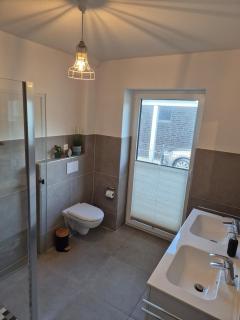 Riesiges Ferienhaus mit 4 SZ an der Nordsee! Sauna - Sehestedt - 3