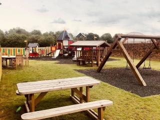 Royal Ascot Holiday Restaurant Bar Fishing 5 Star Country Park - Crowle - 6