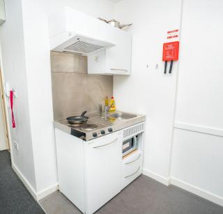 Central Coventry Budget Studio with Kitchen - Coventry - 9