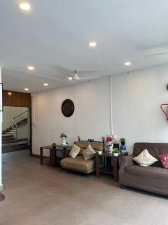 Ostro Inn New Town - 2