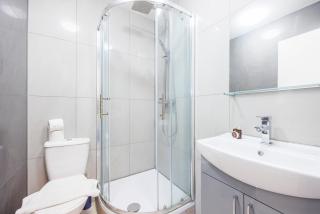 North West London Studio Apartment Ideal for Long & Short Stays Offers - Londra - 9