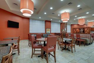Drury Inn & Suites Charlotte Northlake - Charlotte - 1