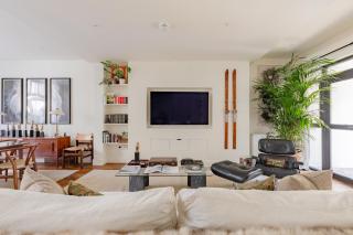 Impeccably Curated 2BD Home South East London - 4