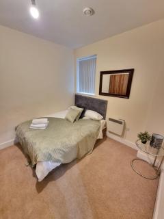 Modern 2BR Flat in Bradford City Centre! - 4