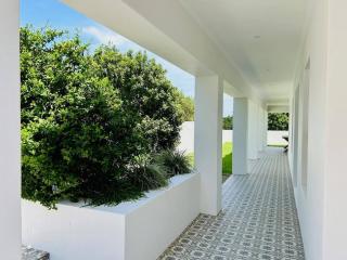 Zoluha - spacious family home in Voelklip - Hermanus - 2