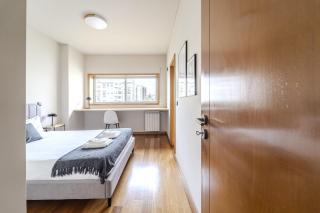 Maximus Design By House and People - 2