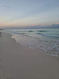 Beachside calm, Footsteps to the sand and sea - Silver Sands - 6