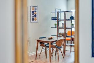 Cozy Downstairs Unit w King bed, WIFI and Parking - 6