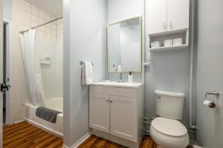 Spacious Urban Gem Steps from the Pier Parking - Halifax - 8