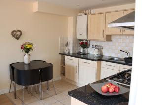 Scandinavian City Centre Apartment - 4