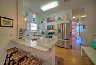 Sparkle Fish I Community Pool I Dog Friendly - 6