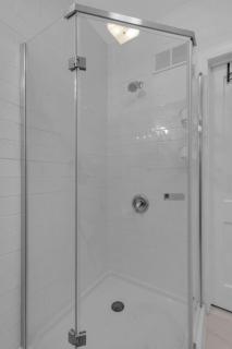 Close to Niagara Fall Dream Home - 9