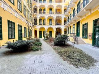 R5 Patio 2 Bedrooms Free Parking - Budapest - 8