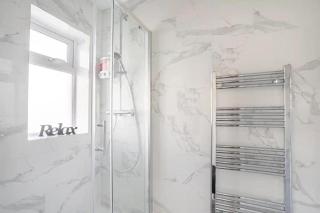 1 Bed-Sleeps 4-Free Parking-30 Min to central Ldn - Ilford - 7