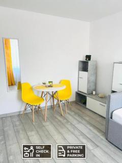 Miha modern and central apartament - Arad - 0