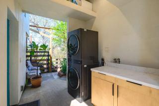 Scenic Retreat with Deck & Stunning Views in LA - 1