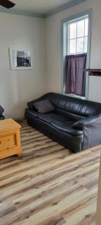 Fully Renovated 1bdrm1ba House - 1